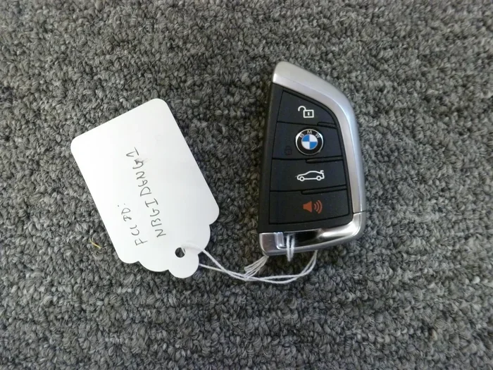 Does Bmw X1 Lock Automatically