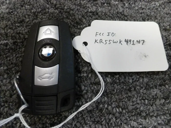 Does Bmw X1 Lock Automatically